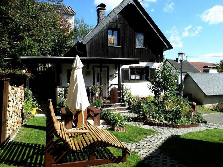 Ferienhaus für 3 Personen, mit Terrasse und Garten in Udler