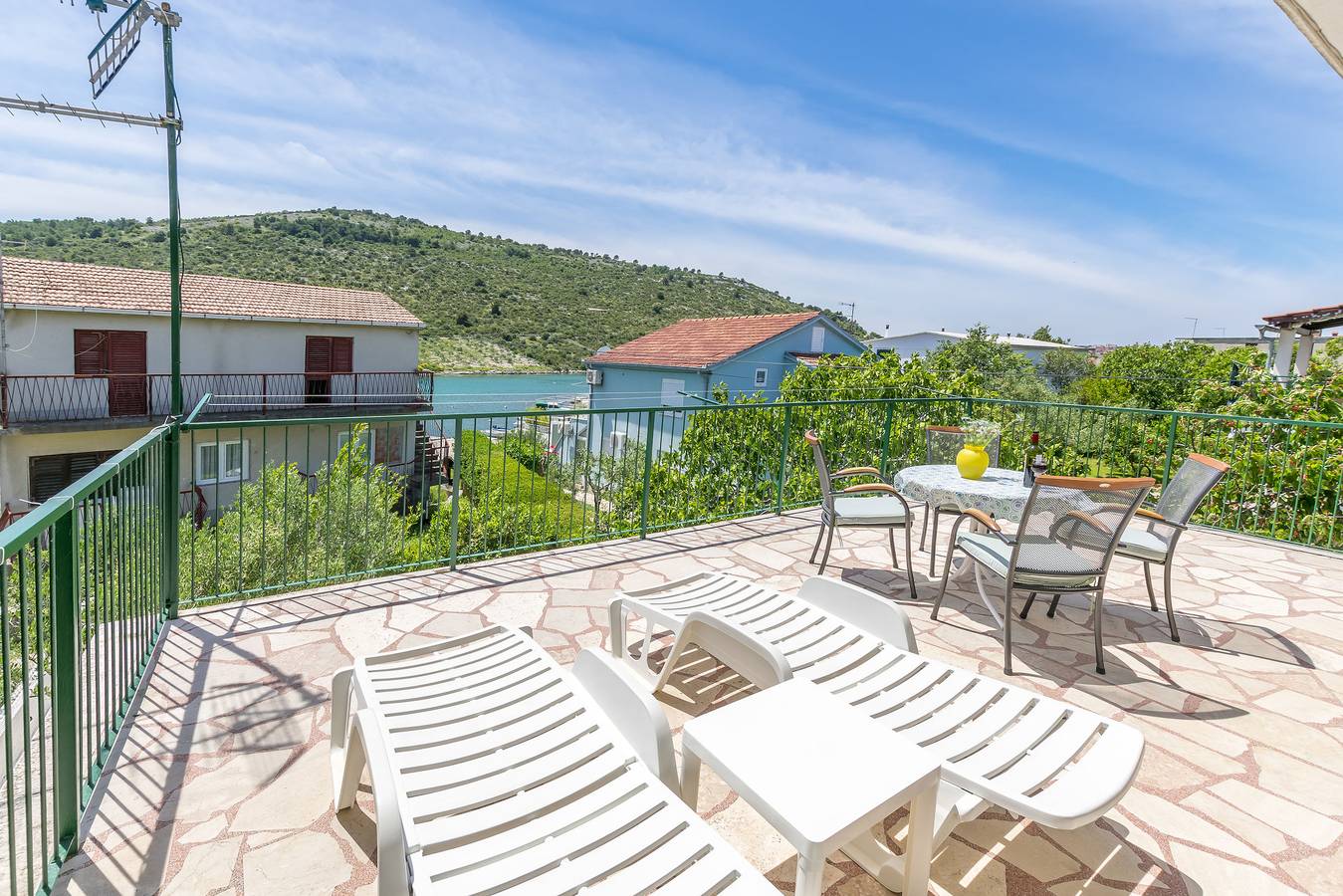 House Sunčani dvori in Rogoznica, Šibenik-Knin