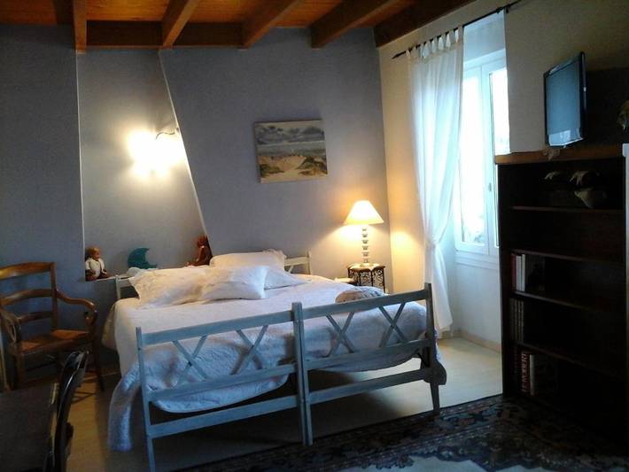 Location de vacances pour 2 personnes, avec vue et jardin, animaux acceptés à Gémozac - 2