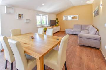 Ferienwohnung für 8 Personen in Ugrinici, Tkon, Bild 4