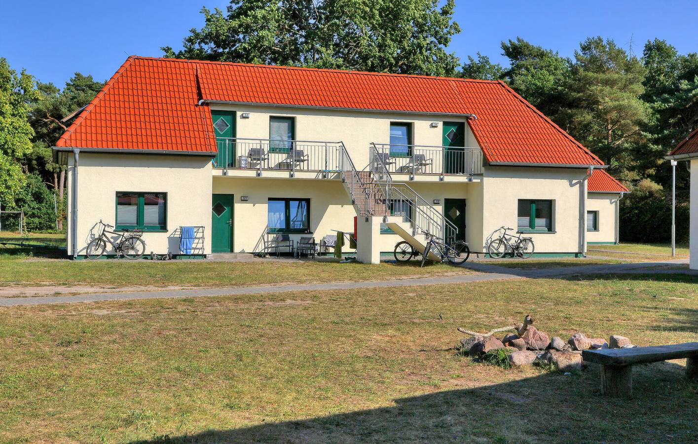 Ganze Ferienwohnung, Appartement am Strand mit Spielplatz und Parkplatz in Juliusruh, Rügen