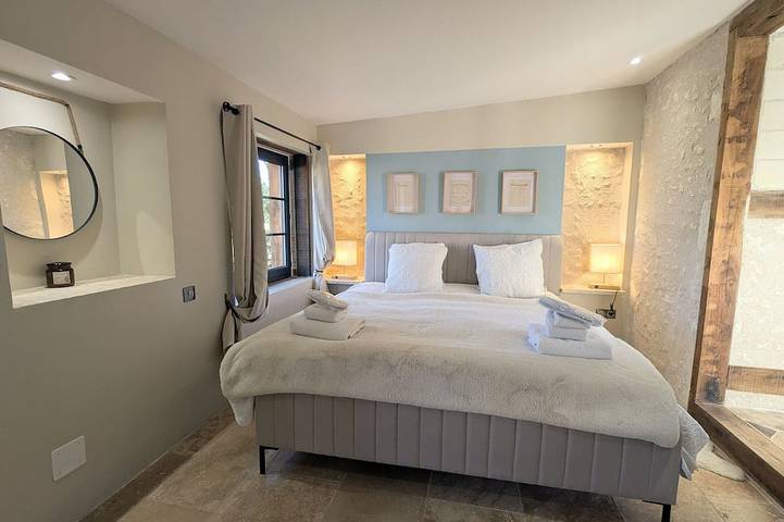 Gîte pour 2 personnes, avec piscine à Saint-Cyran-du-Jambot - 3