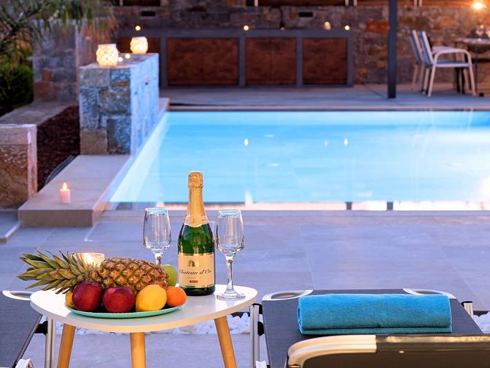 Location de vacances pour 22 personnes, avec terrasse et piscine à Agios Nikolaos - 3
