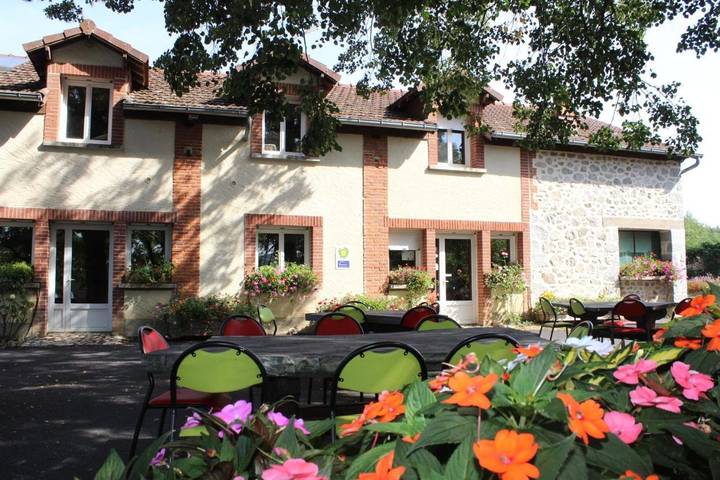 Chambre d’hôte pour 2 personnes, avec jardin ainsi que terrasse et vue dans La Vallee des Daims