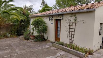 Gîte pour 2 personnes, avec jardin ainsi que vue et piscine à Sainte-Valière
