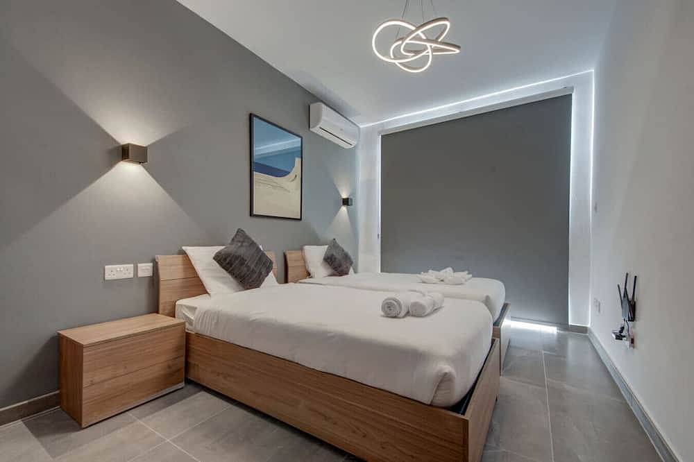 Apartamento inteiro, Kuya Penthouse Suite / Heated Pool / City View in San Giljan, Ilha de Malta