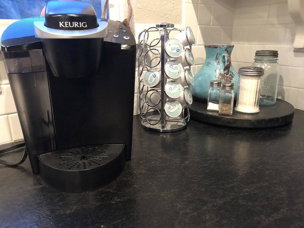 Graues Haus am See in Ozark Mountains