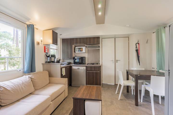 Camping pour 8 personnes, avec bassin pour enfant ainsi que jardin et jacuzzi, animaux acceptés à Les Mathes - 4