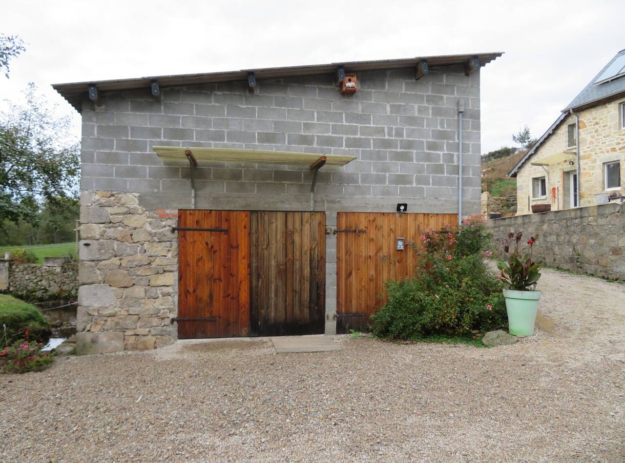 Gîte Au Fil de l'Eau in Sarroux, Région d'Ussel