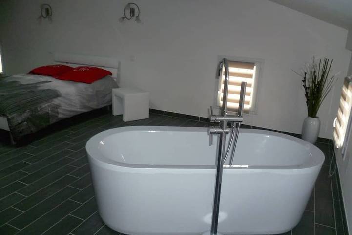 Location de vacances pour 6 personnes, avec jardin et terrasse à Saint-Julien - 3