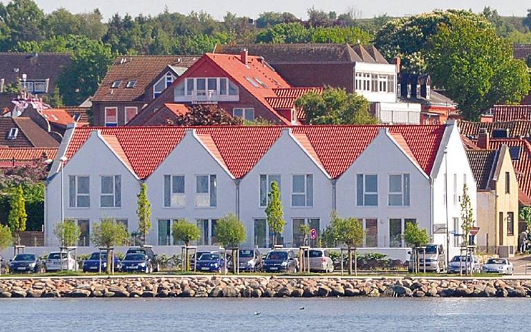 Ferienhaus für 6 Personen, mit Terrasse und Seeblick in Heiligenhafen