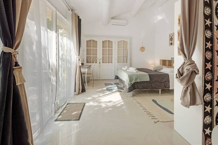 Entire studio, Loft with Private Pool, Wi-Fi, and Air Conditioning in Boisset-et-Gaujac, Cévennes