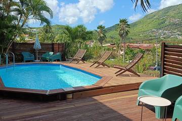 Gîte pour 6 personnes, avec piscine ainsi que jardin et terrasse dans Anse à l'Ane