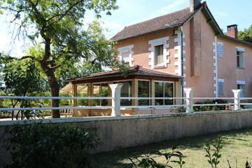 Gîte pour 7 personnes, avec jardin et piscine, animaux acceptés à Mauzac-et-Grand-Castang