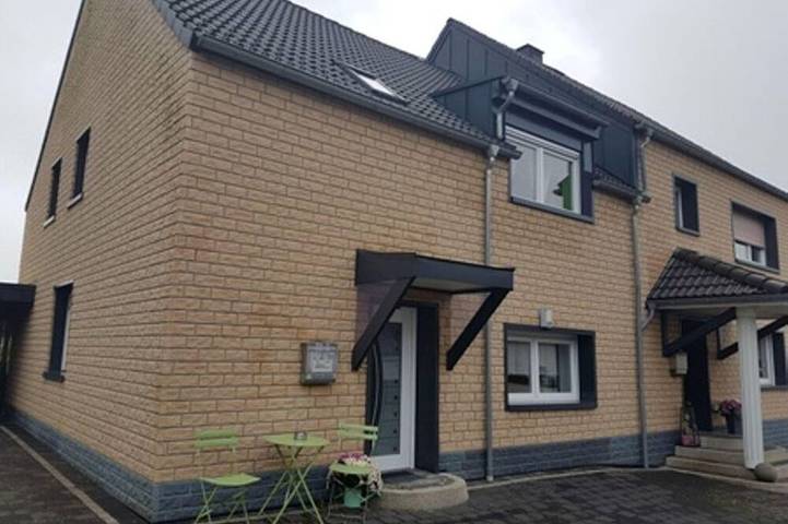 Ferienhaus für 4 Personen, mit Terrasse und Garten in Höhn
