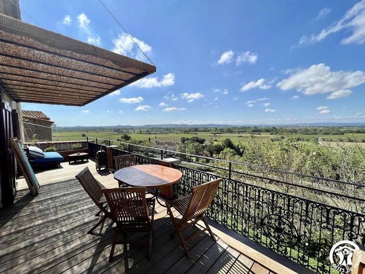 Gîte pour 10 personnes, avec terrasse et jardin