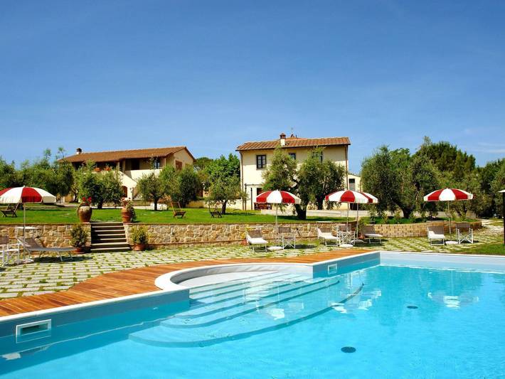 Agriturismo per 4 persone, con giardino e piscina, con animali domestici a Cerreto Guidi
