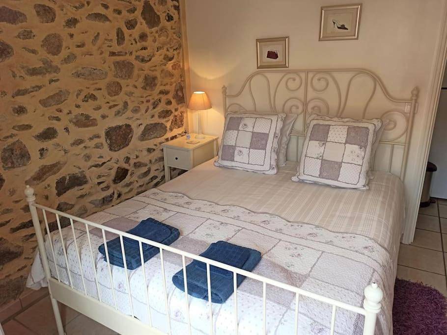 Appartement entier, One-Bedroom Apartment in Ria-Sirach, Parc naturel régional des Pyrénées catalanes