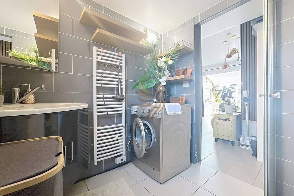 House La Palmeraie 4p-Garden-wifi-park-jacuzzi in Biot, Cannes region