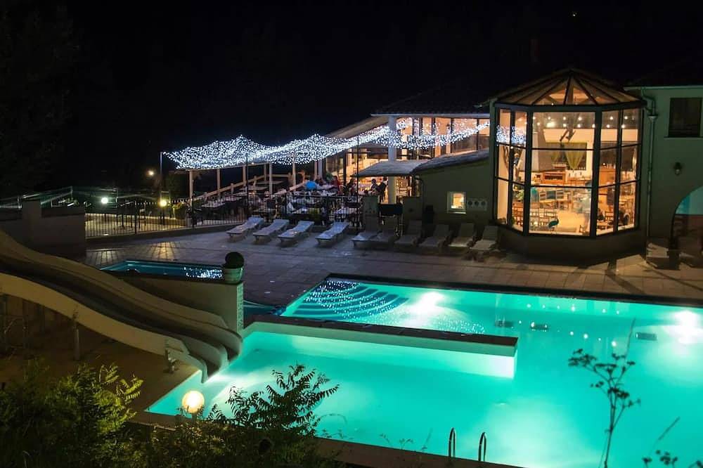 Bungalow toilé 19m² 5 personnes in Mostuéjouls, Parc naturel régional des Grands Causses