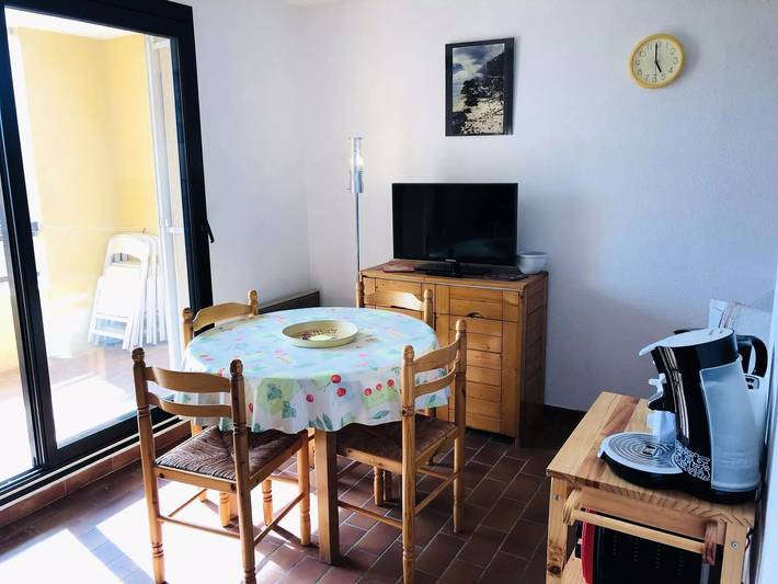 Gîte pour 4 personnes, avec vue ainsi que terrasse et piscine dans La Coudoulière - 4