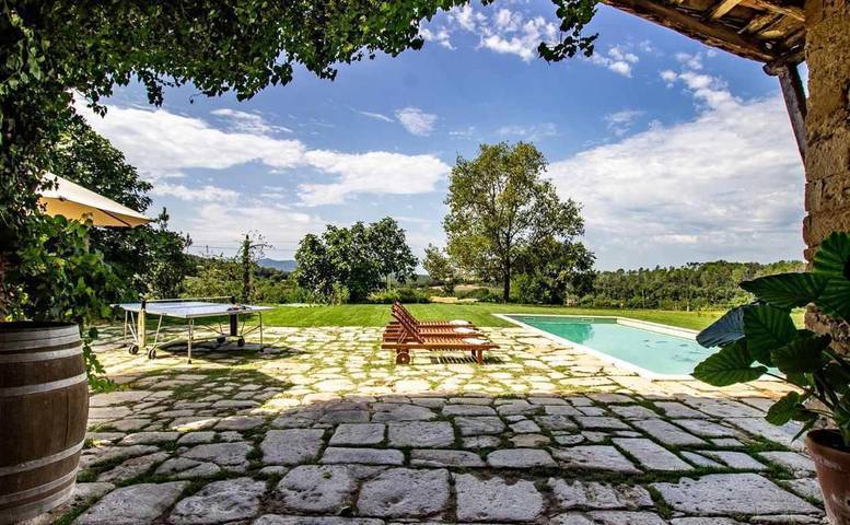 Alojamiento y desayuno para 2 personas, con piscina y vistas además de terraza y jardín - 1