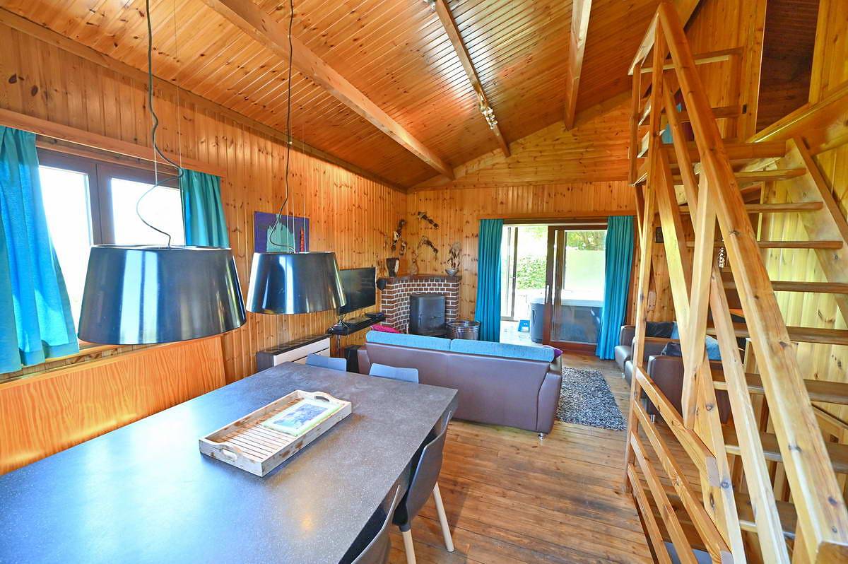 Beautiful house for 9 persons with outdoor spa | enclosed garden | enjoy! in Somme-Leuze, Région de Namur