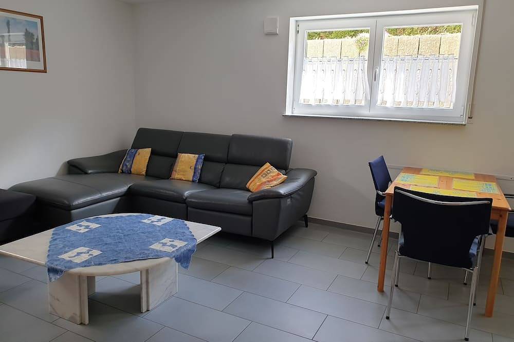 Schöne 55 qm Ferienwohnung bis 4 Personen mit Pool in Mittelbiberach, Landkreis Biberach