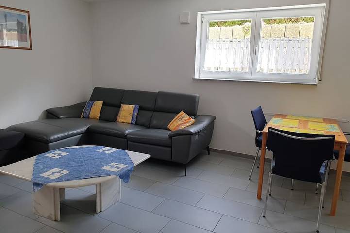 Schöne 55 qm Ferienwohnung bis 4 Personen mit Pool in Mittelbiberach, Landkreis Biberach