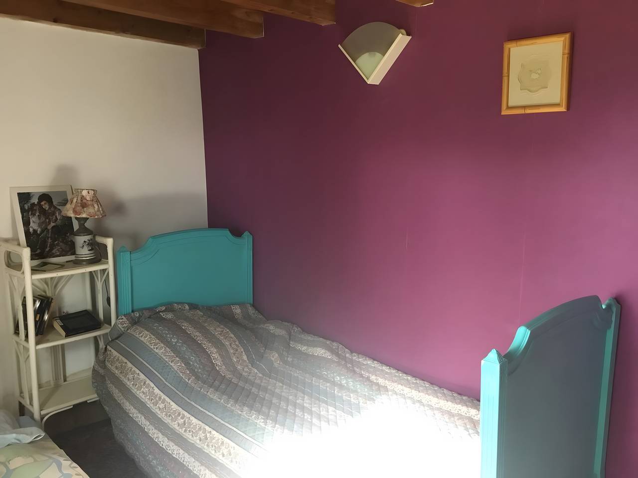 Casa de madera y tapial, sencilla pero cómoda, muy tranquila y con vistas preciosas in Beurières, Región de Ambert