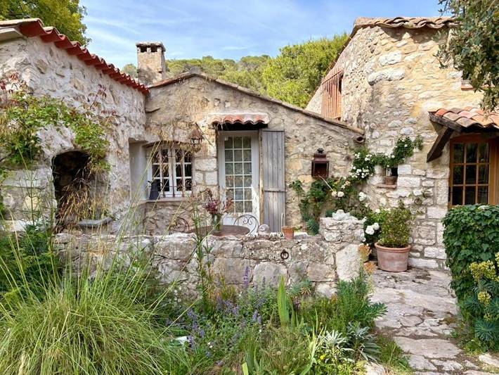 Pension voor 3 personen, with Terras and Tuin as well as Uitzicht aan de Côte d'Azur