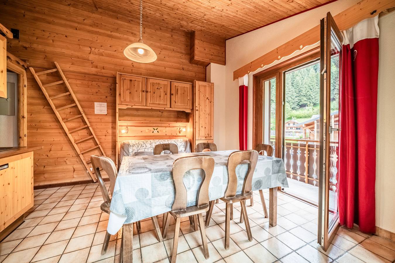 Apartment 'Le Chamois De Vermeil - 6 People' with Mountain View, Balcony and Wi-Fi in Châtel, Les Portes du Soleil