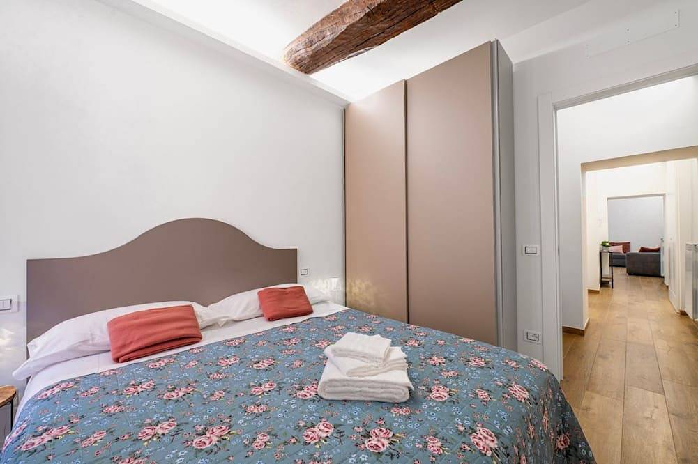 Entire apartment, Guesthost - Spoleto Bright and Modern Apartment in Spoleto, Perugia Province