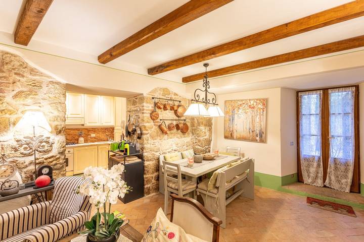 Hel lejlighed, Apartment 'La Terrazza, Cetona, Toscana' with Mountain View, Wi-Fi and Air Conditioning in Cetona, Siena Provinsen
