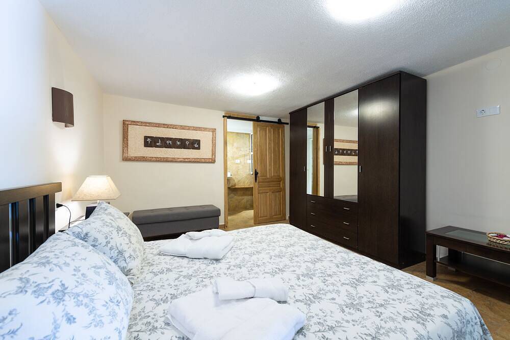 Piscina privada climatizada. A/A en habitaciones. Barbacoa. Wifi gratis in Ingenio, Gran Canaria Este