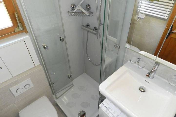 Ganze Wohnung, Abnaki, Chalet Appartement/Fewo, Dusche oder Bad, Wc 2-Bettwohnung in Gstaad, Saanen