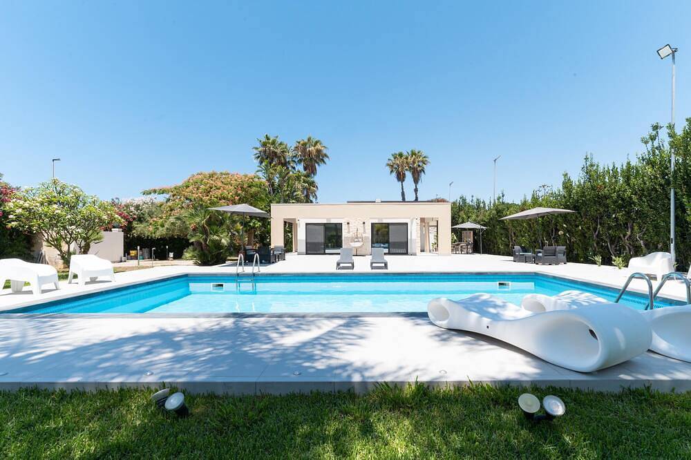 Apartamento entero, Nereide, luxury villa in Sicily with pool, near the beach in Punta Secca, Santa Croce Camerina