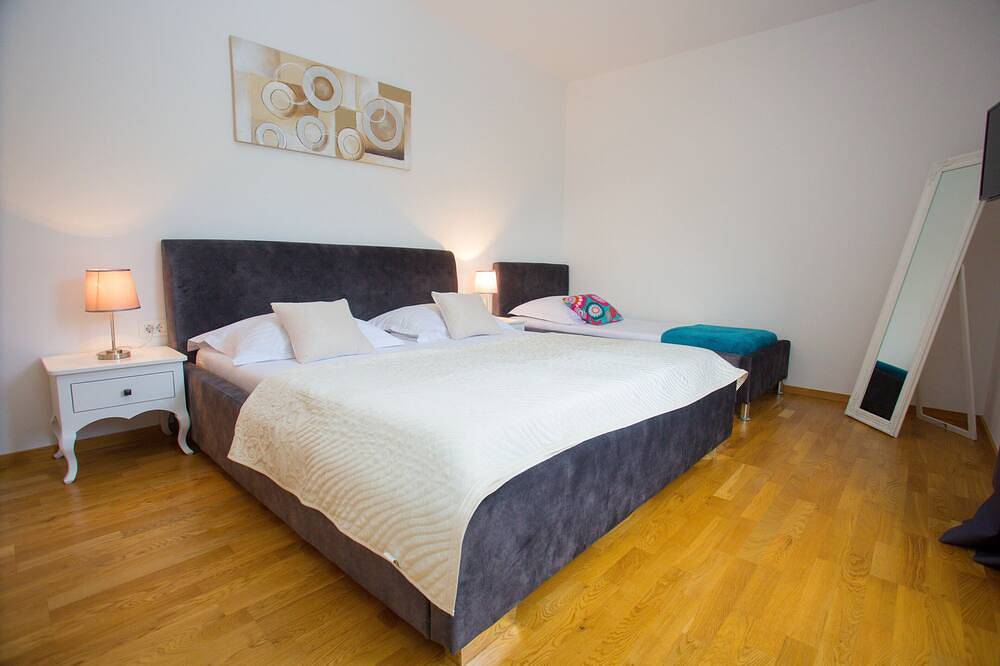 Villa Infinity- luxury residence near Split in Dugopolje, Dalmatinisches Zagora