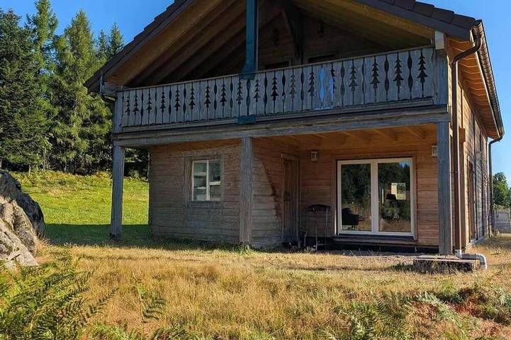 Chalet pour 10 personnes, avec terrasse ainsi que jacuzzi et jardin à Gérardmer