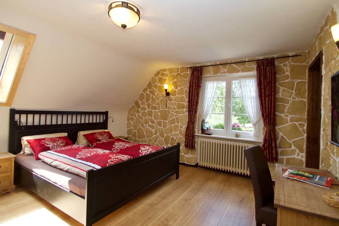 Zimmer 'Doppelzimmer' mit Bergblick, Gemeinschaftsterrasse und Wi-Fi in Blasiwald (Schluchsee), Schluchsee