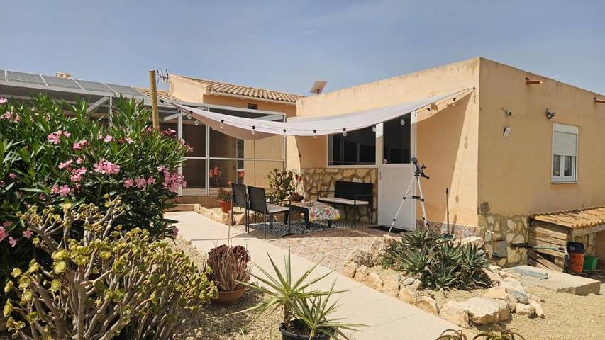 Casa rural para 2 personas, con piscina además de vistas y jardín en Huércal-Overa