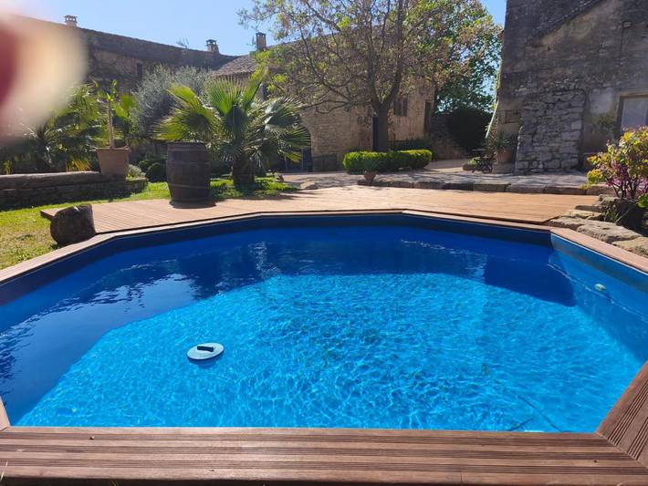 Gîte pour 3 personnes, avec vue ainsi que piscine et jardin dans Le Gardon A Collias Collias - 2