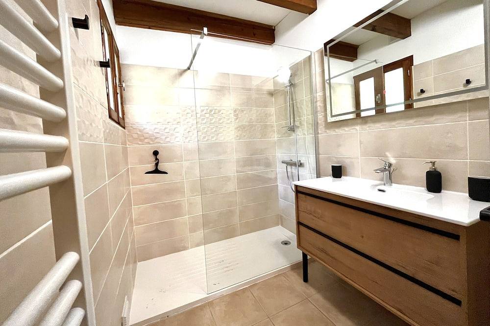 Chalet 6 Personnes - Terrasse sud 30 m2, vue dégagée, calme- Haut Verdon in Beauvezer, Région Castellane