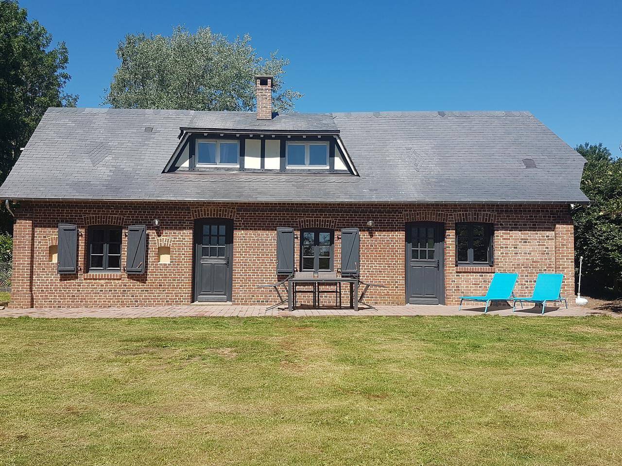Holiday Home 'Maison Campagne  Dix Kilomtres De' with Private Terrace, Private Garden and Wi-Fi in Hautot-l'Auvray, Le Havre region