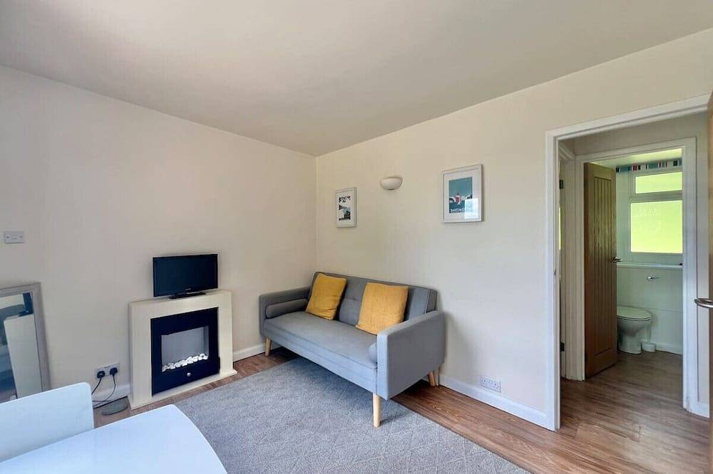 Entire apartment, One Bedroom Chalet with Sun deck in Dartmouth, Devon