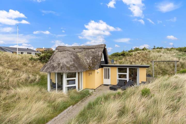 Ferienhaus für 4 Personen, mit Balkon/Terrasse und Terrasse in Houvig