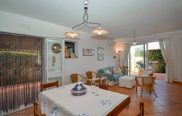 Apartamento vacacional entero, Gozo junto a la playa: Acogedor apartamento con piscina y terraza in Marina di Modica, Módica