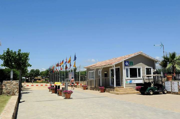 Mobil home pour 6 personnes, avec terrasse et piscine à Malgrat de Mar - 2