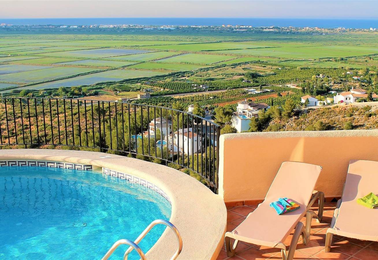 Costa - Blanca - Villa with sea views, air conditioning, Wifi and pool heating in Pego, Costa Blanca