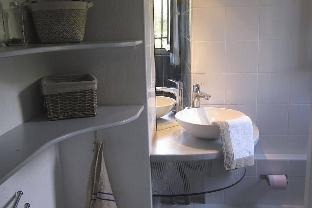 Appartement entier, Appartement climatisé avec terrasse vue pleine mer in Tiuccia, Casaglione